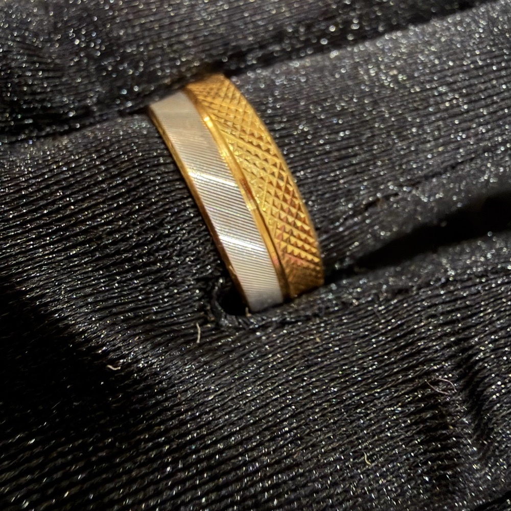 22k gold men’s ring